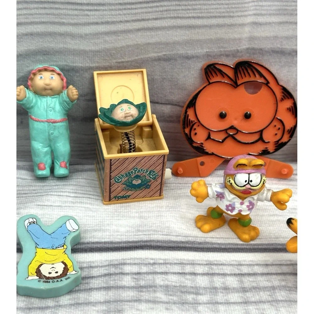 VINTAGE FIGURES/ TOYS - SESAME STREET GARFIELD FLINSTONES CABBAGE PATCH KID   *5